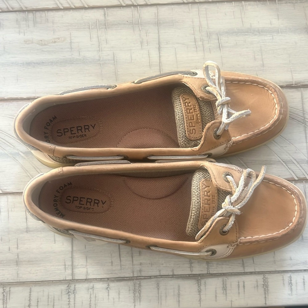 Sperry women’s 7M angelfish boat shoe